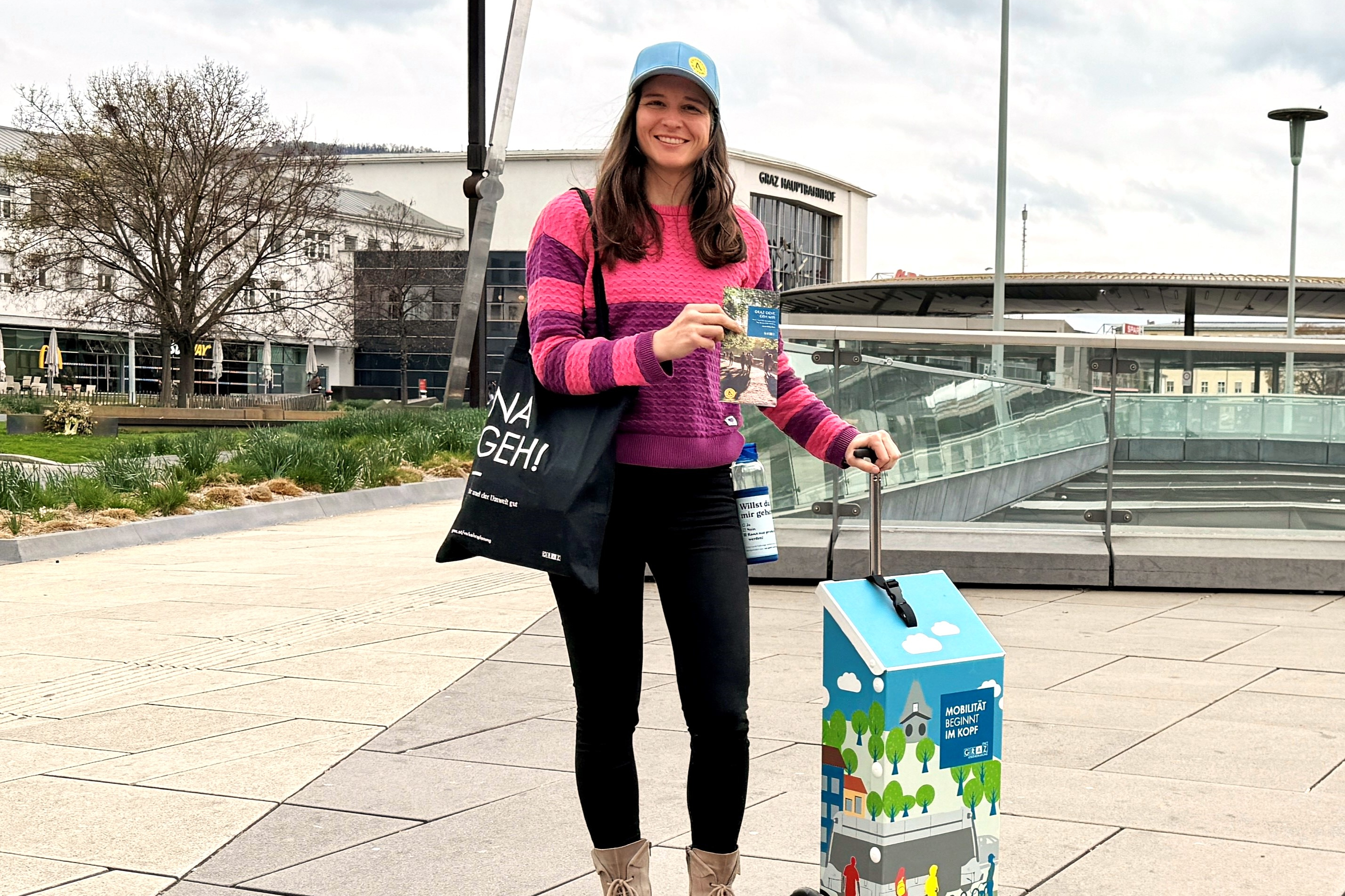 Verteilaktion zum Tag des Zu-Fuß-Gehens in der Stadt Graz