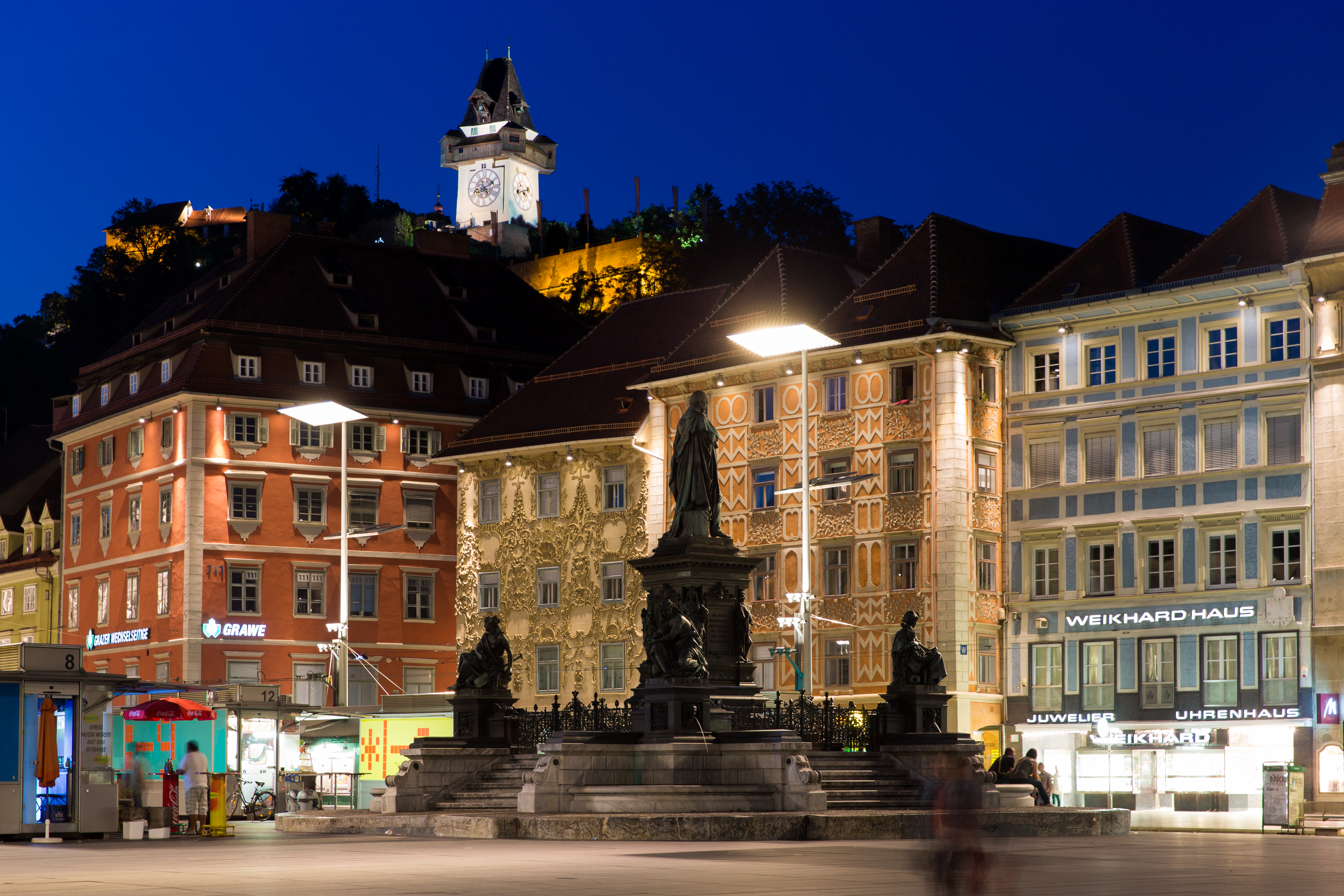 Hauptplatz in Graz bei Nacht